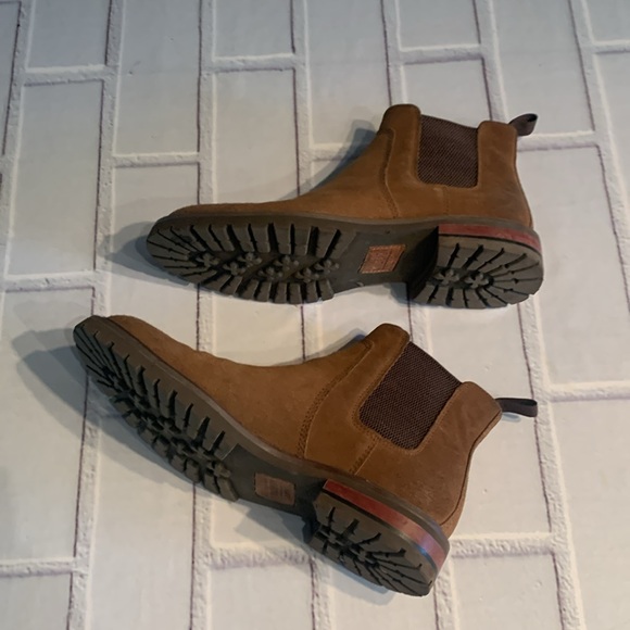 Johnston & Murphy Other - Johnston & Murphy Brown Chukka Boots Suede Casual